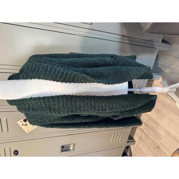 Cozy Green Knit Cardigan with Pockets - Picture 1 of 7